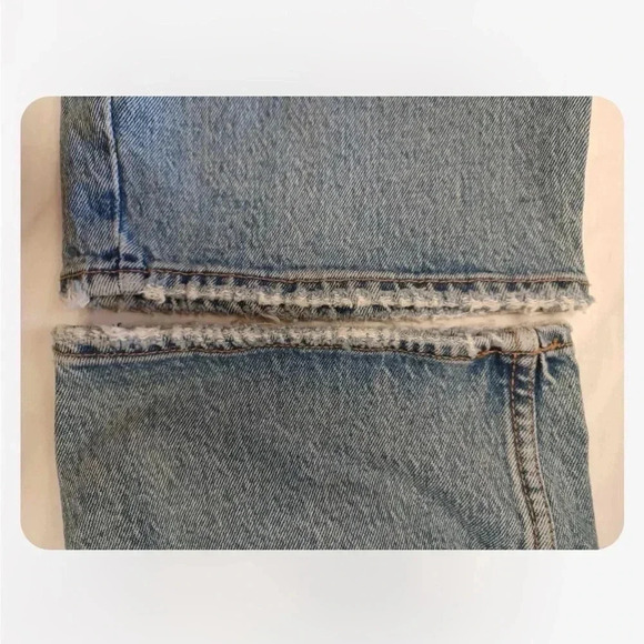 Ambercrombie & Fitch The Dad High Rise Distressed Light Wash Jeans Size 36 - Picture 10 of 12